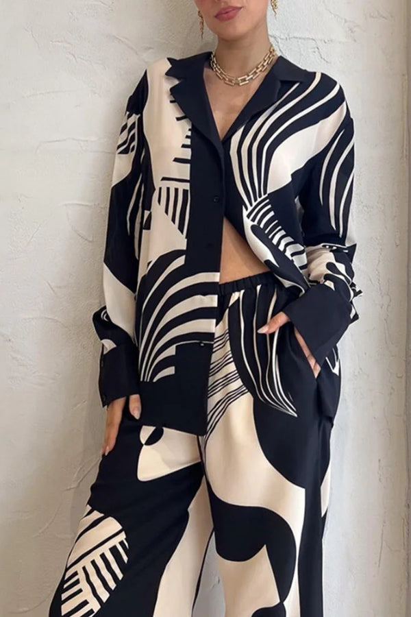Effortlessly Elegant Garment with a Timeless Design