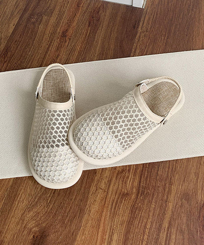 Well Tailored Sandals with a Graceful Silhouette