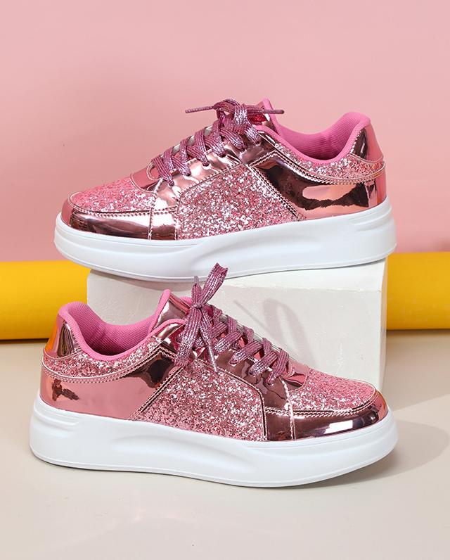 Effortlessly Elegant Shoes with a Timeless Design
