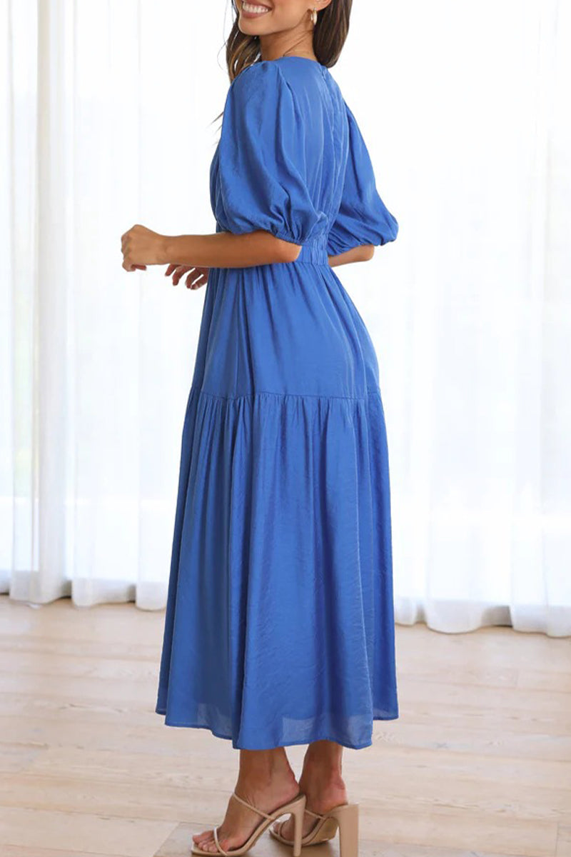 Beautifully Finished Dress in a Timeless Design
