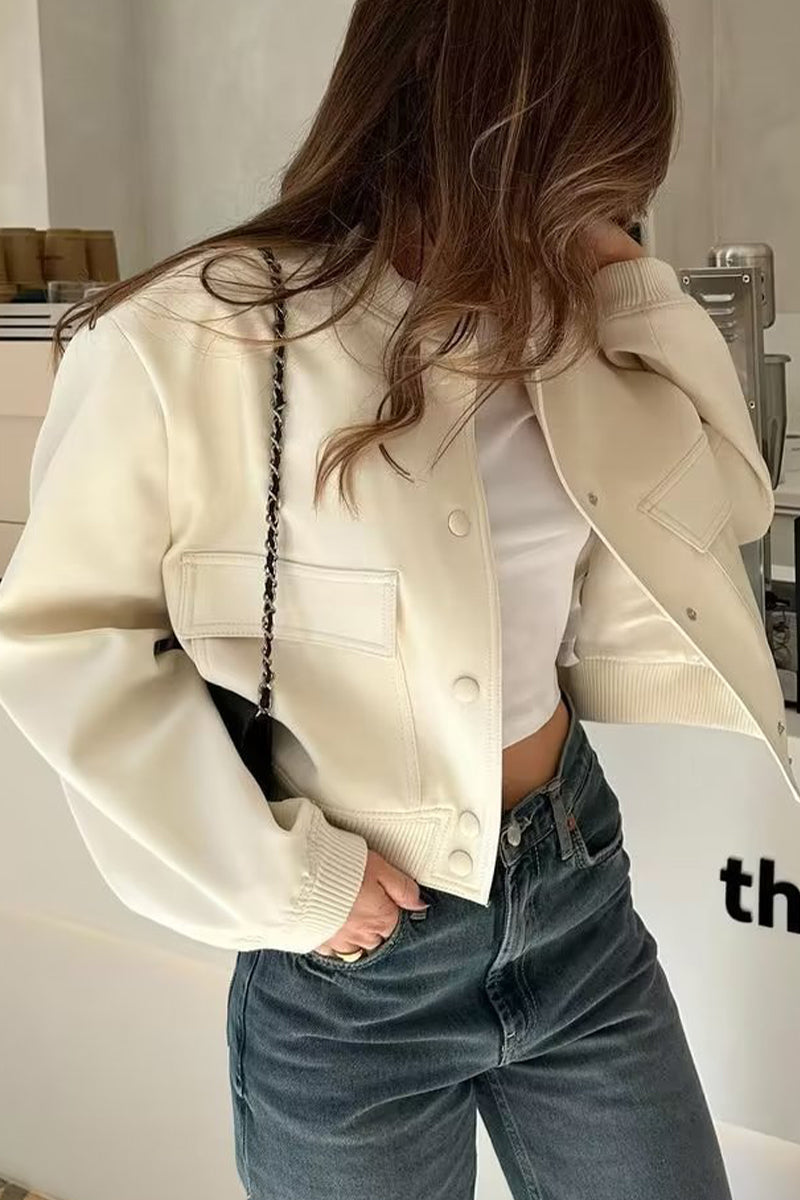 Effortlessly Elegant Garment with a Timeless Design