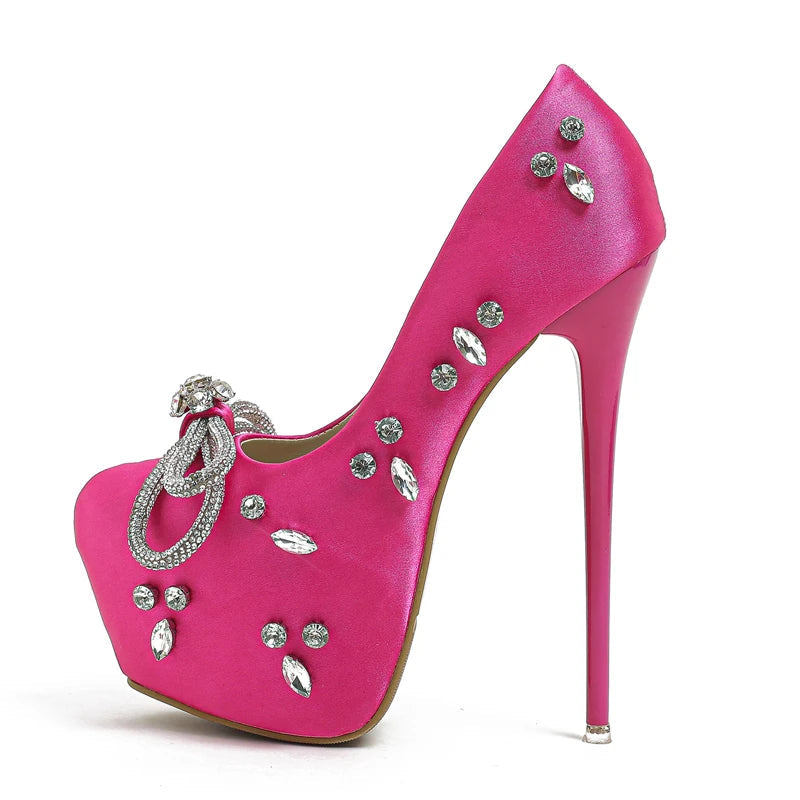 Well Tailored Heels with a Graceful Silhouette