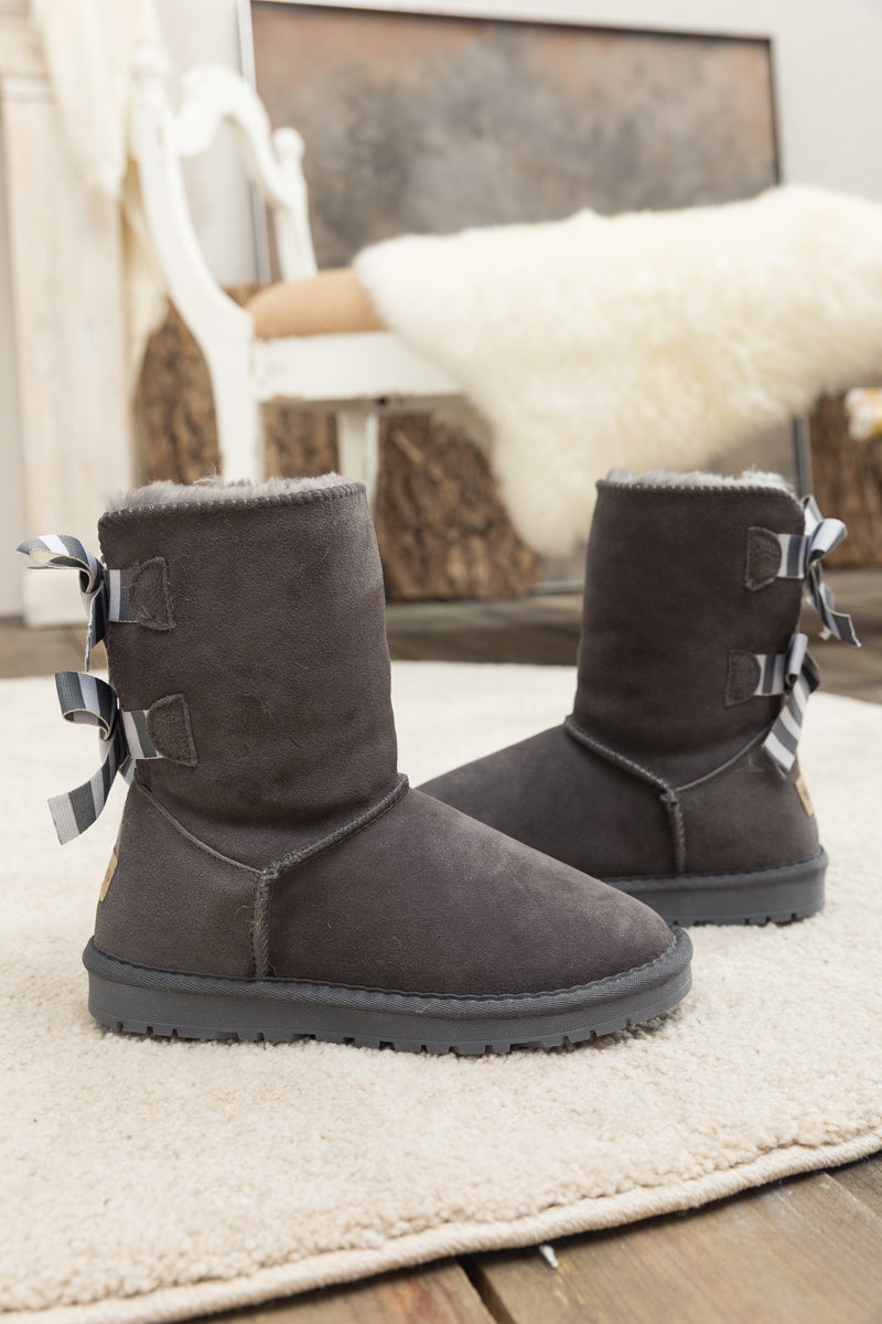 Gracefully Styled Boots for Any Occasion