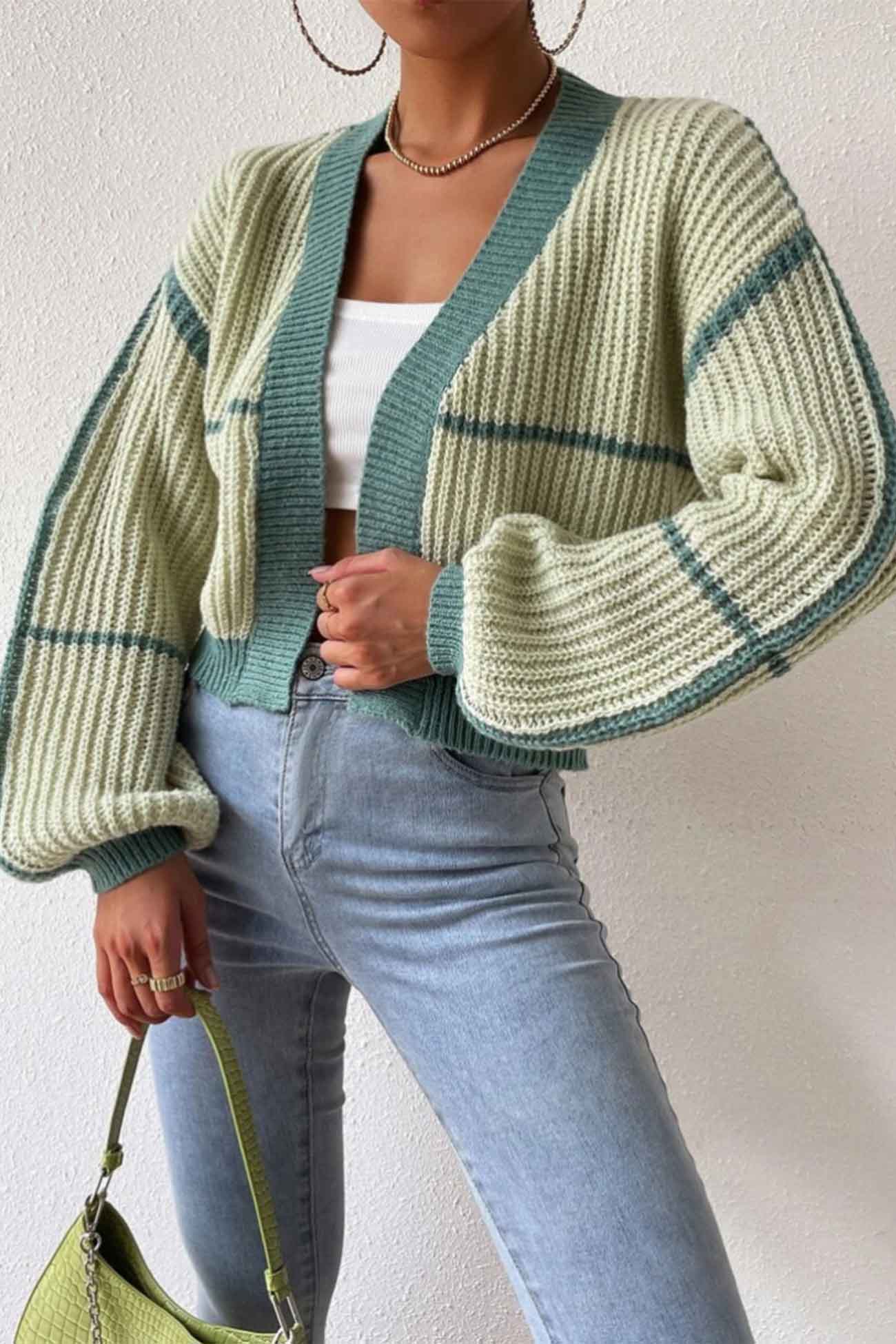 Well Tailored Cardigan with a Graceful Silhouette