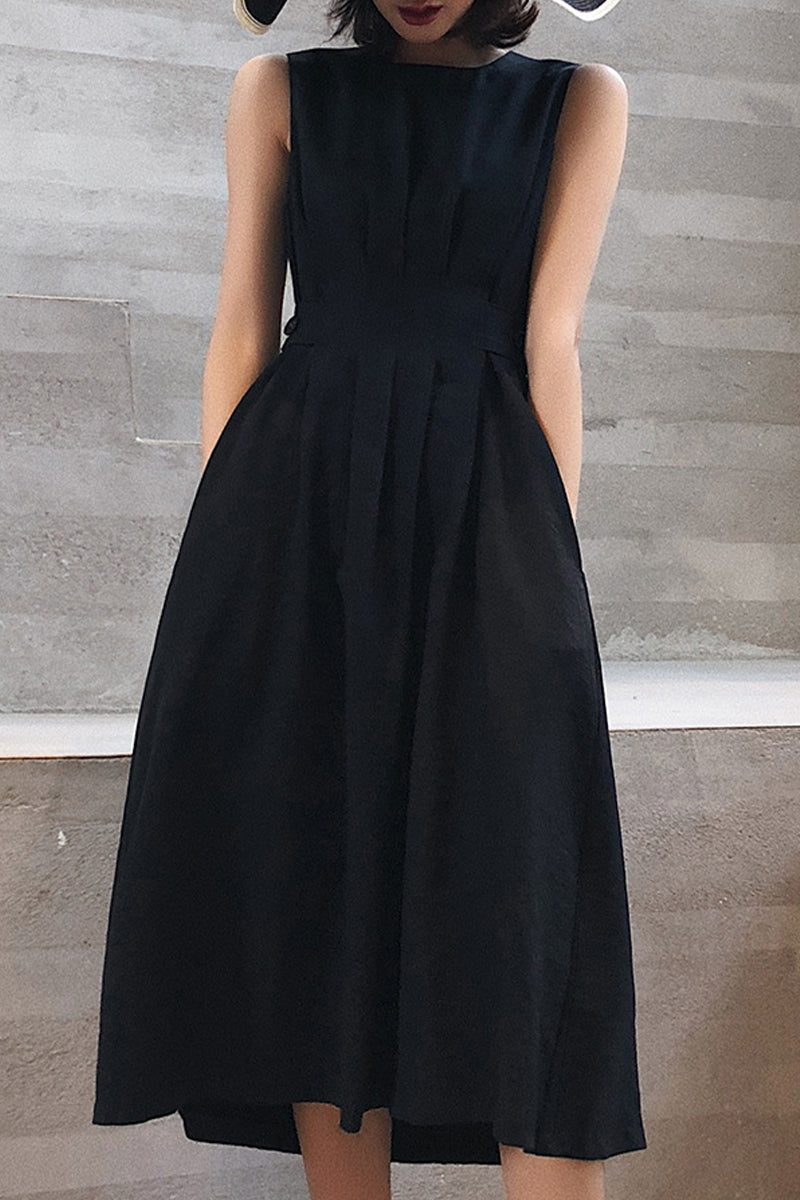 Effortlessly Elegant Dress with a Timeless Design