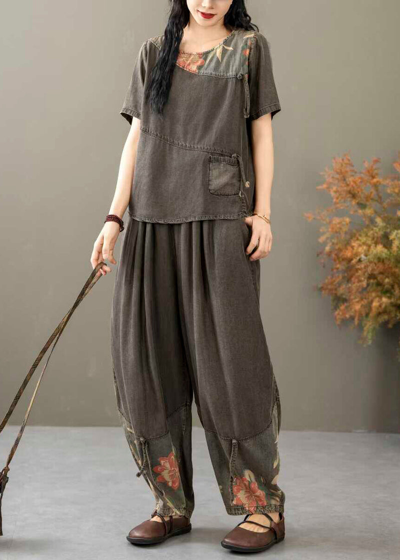 A Vintage Style Pants with Delicate Timeless Details