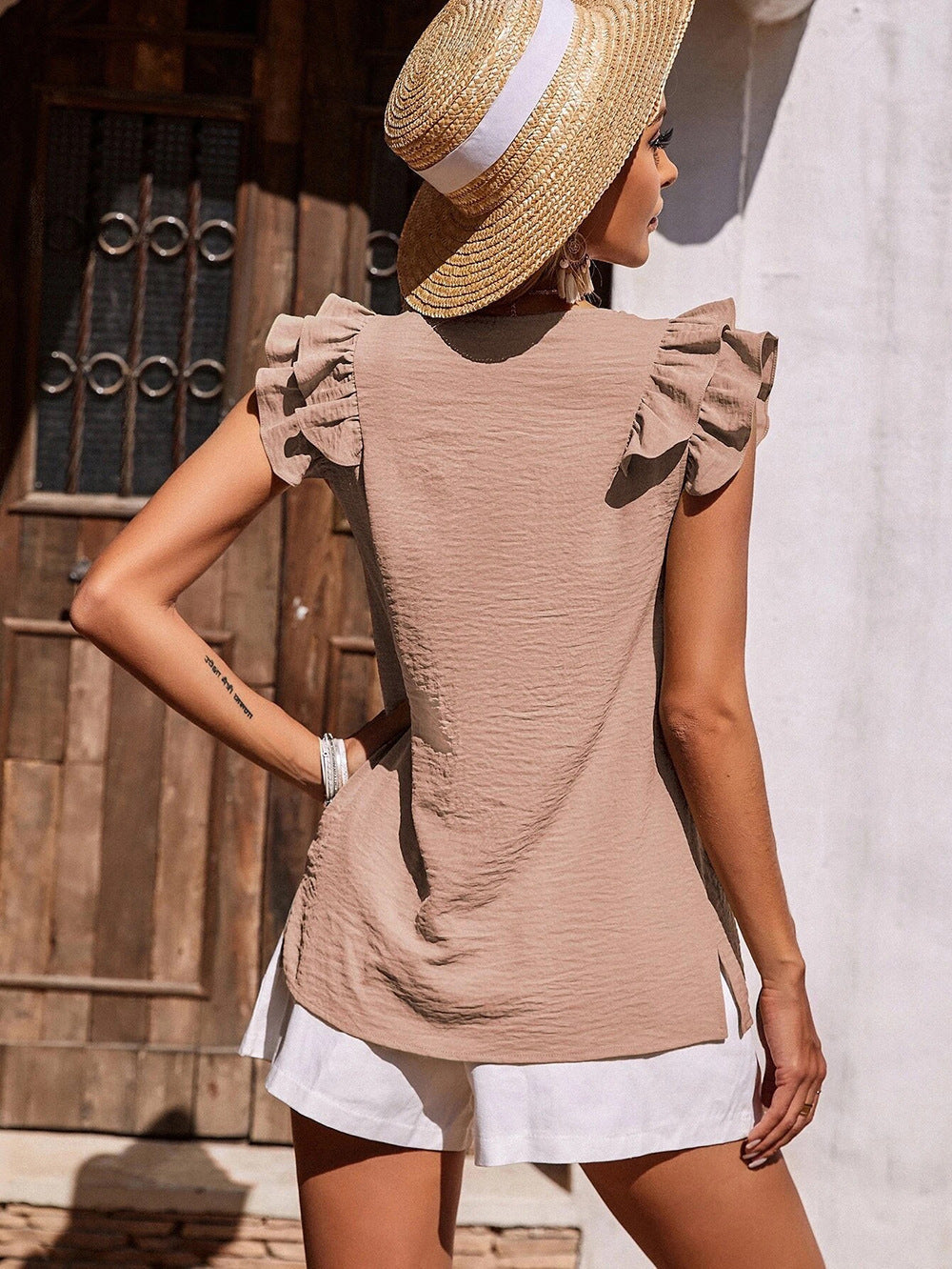 Sophisticated Garment with a Clean Classic Look