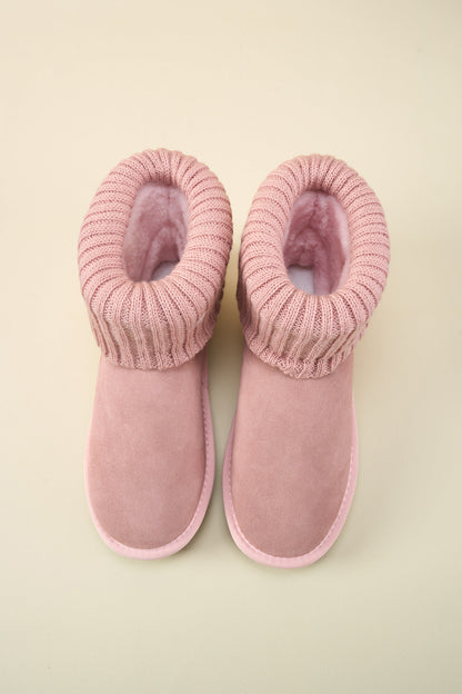 Effortlessly Elegant Boots with a Timeless Design
