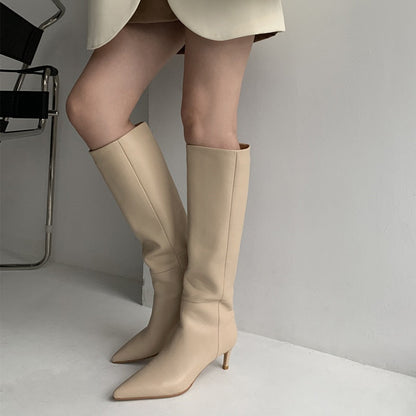 Well Tailored Garment with a Graceful Silhouette