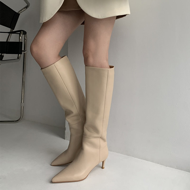 Well Tailored Garment with a Graceful Silhouette