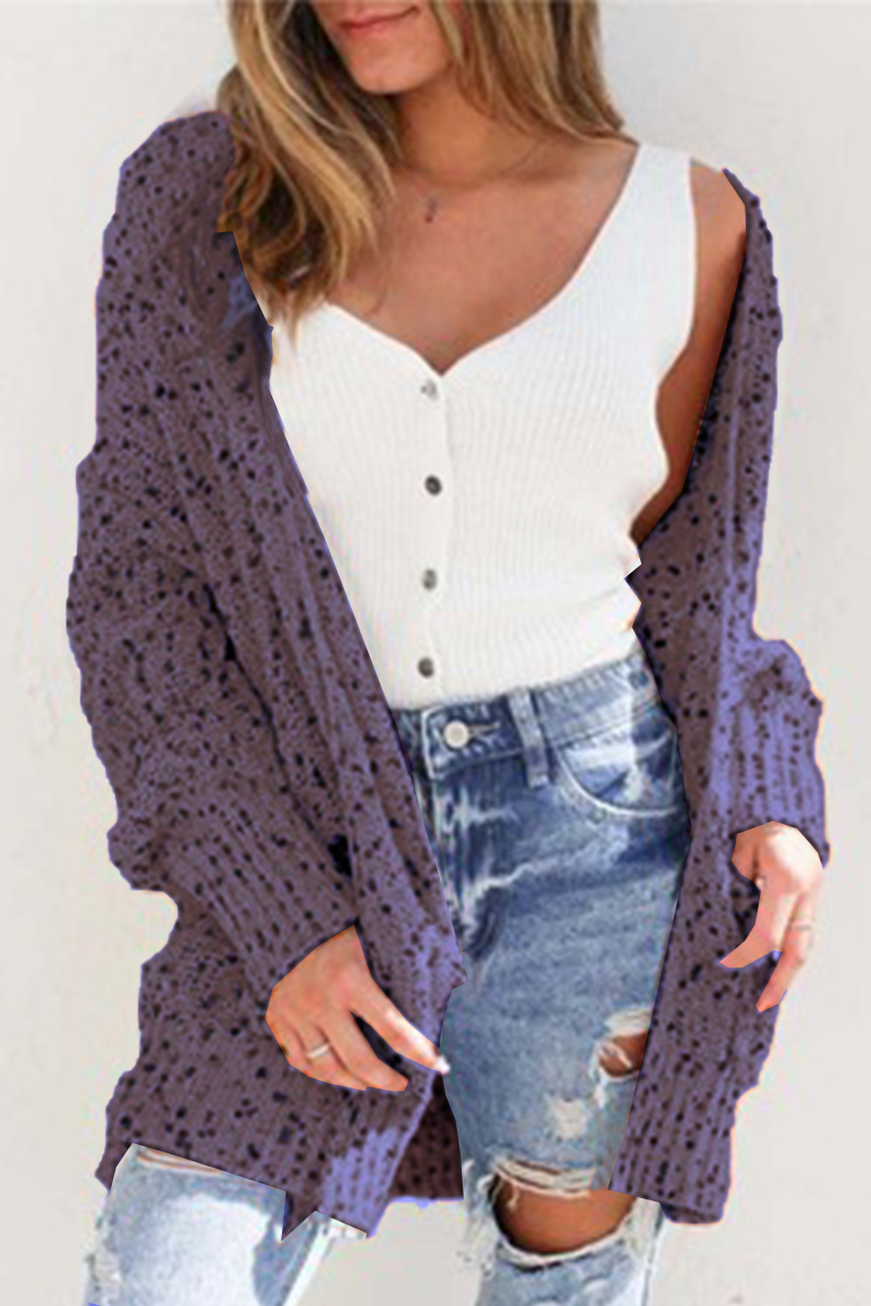 Effortlessly Elegant Sweater with a Timeless Design