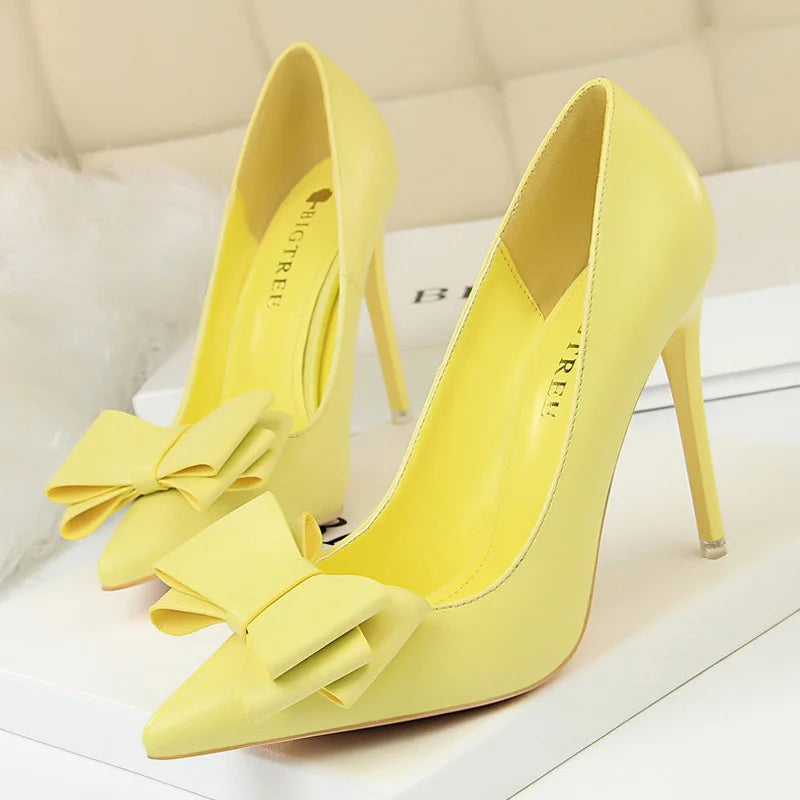 Well Tailored Heels with a Graceful Silhouette