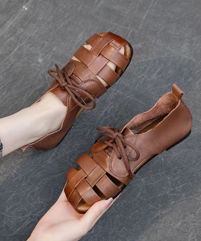 Effortlessly Elegant Sandals with a Timeless Design
