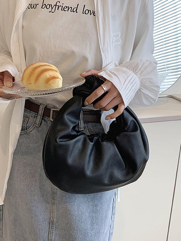 Well Tailored Bag with a Graceful Silhouette