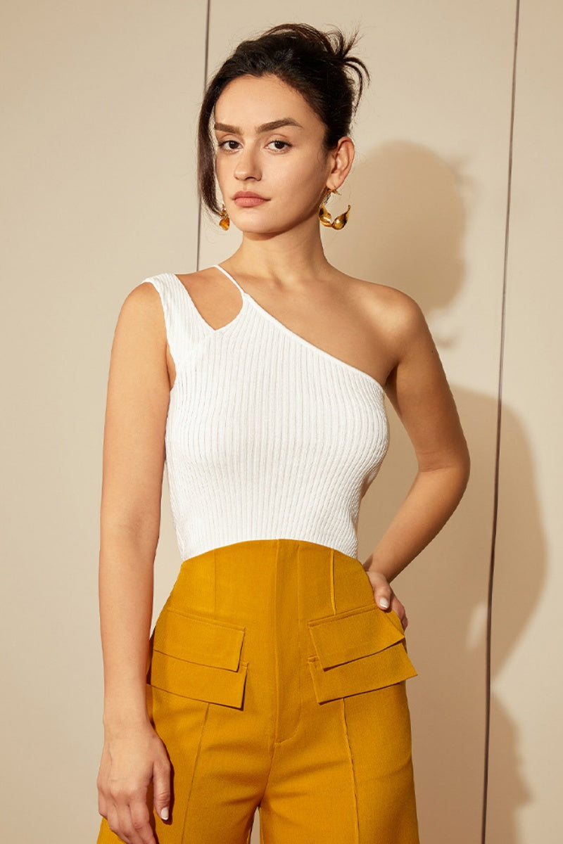 Polished Top with an Effortless Classic Look