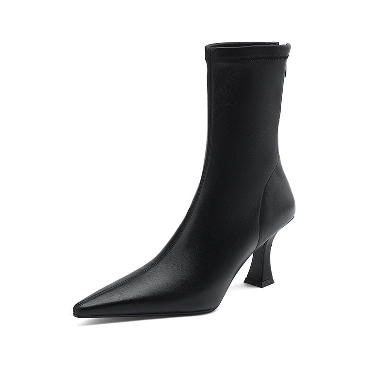 Effortlessly Elegant Boots with a Timeless Design