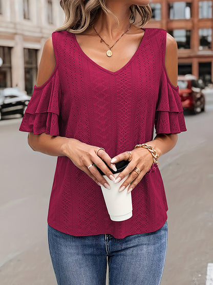 Effortlessly Elegant T-Shirt with a Timeless Design