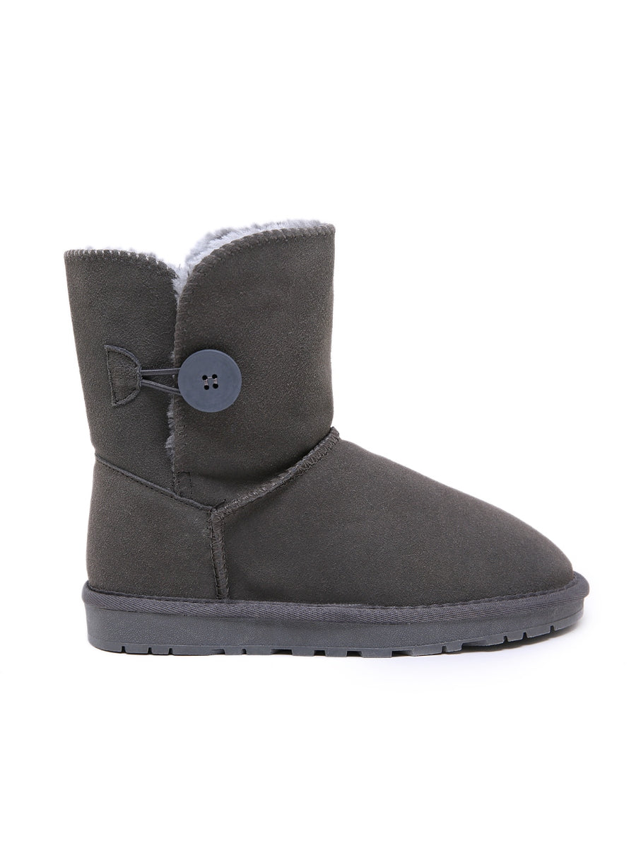 Polished Boots with an Effortless Classic Look
