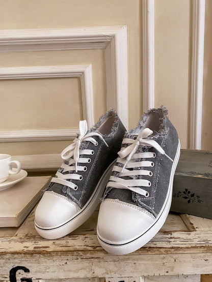 Elegantly Styled Sneakers for Everyday Wear