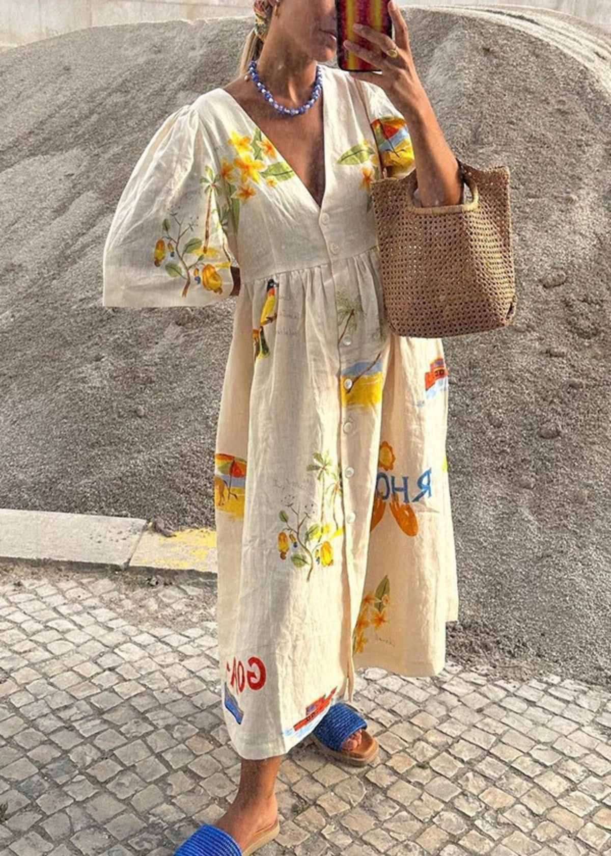 Gracefully Styled Dress for Any Occasion