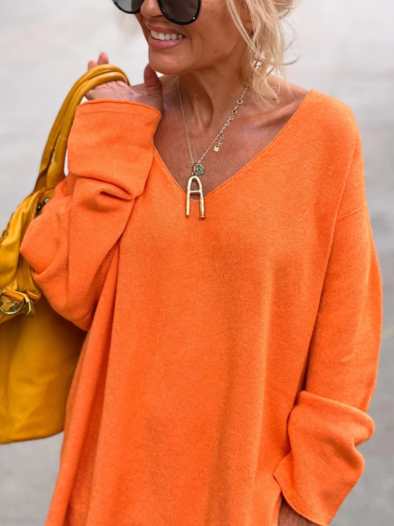 Effortlessly Elegant Sweater with a Timeless Design