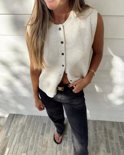 Effortlessly Elegant Garment with a Timeless Design
