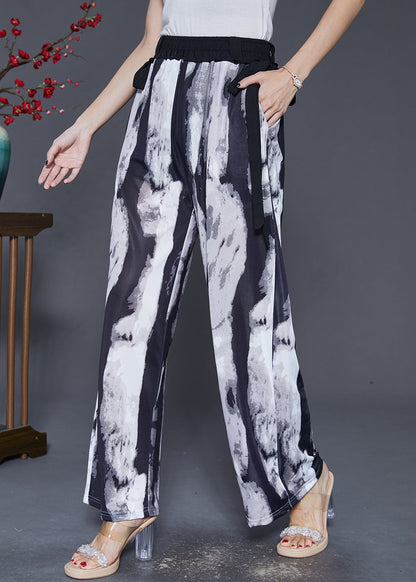 Elegantly Styled Trousers for Everyday Wear