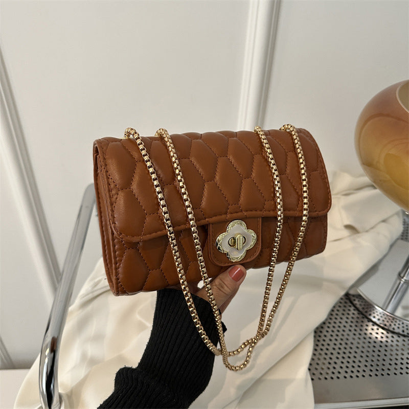 Well Tailored Bag with a Graceful Silhouette
