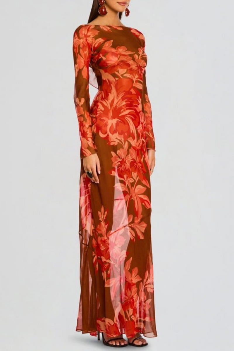 Beautifully Finished Dress in a Timeless Design