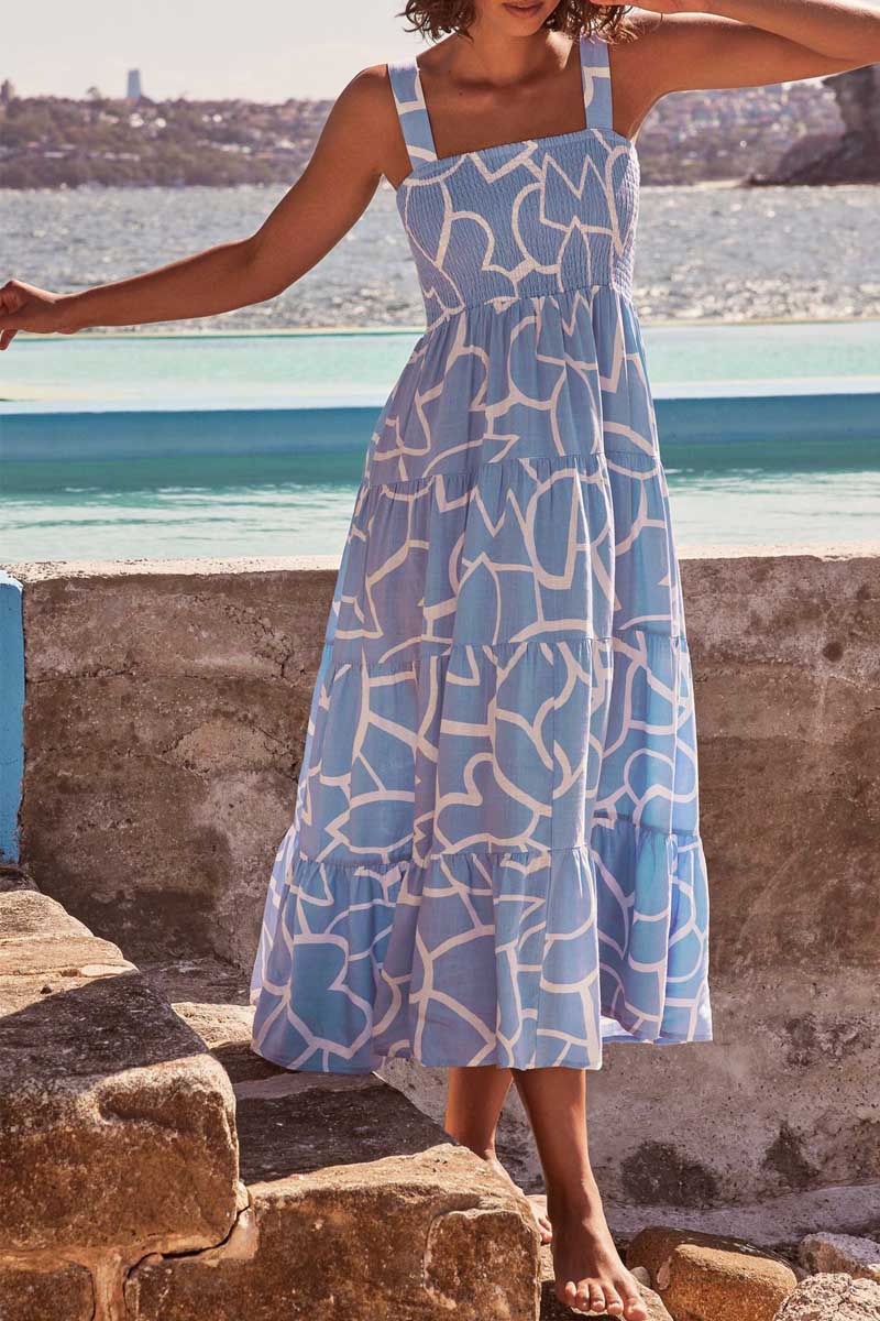 Gracefully Styled Dress for Any Occasion