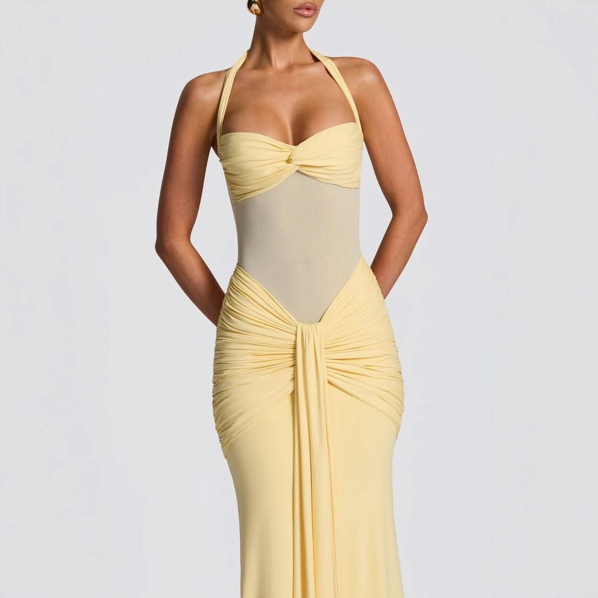 Beautifully Finished Dress in a Timeless Design