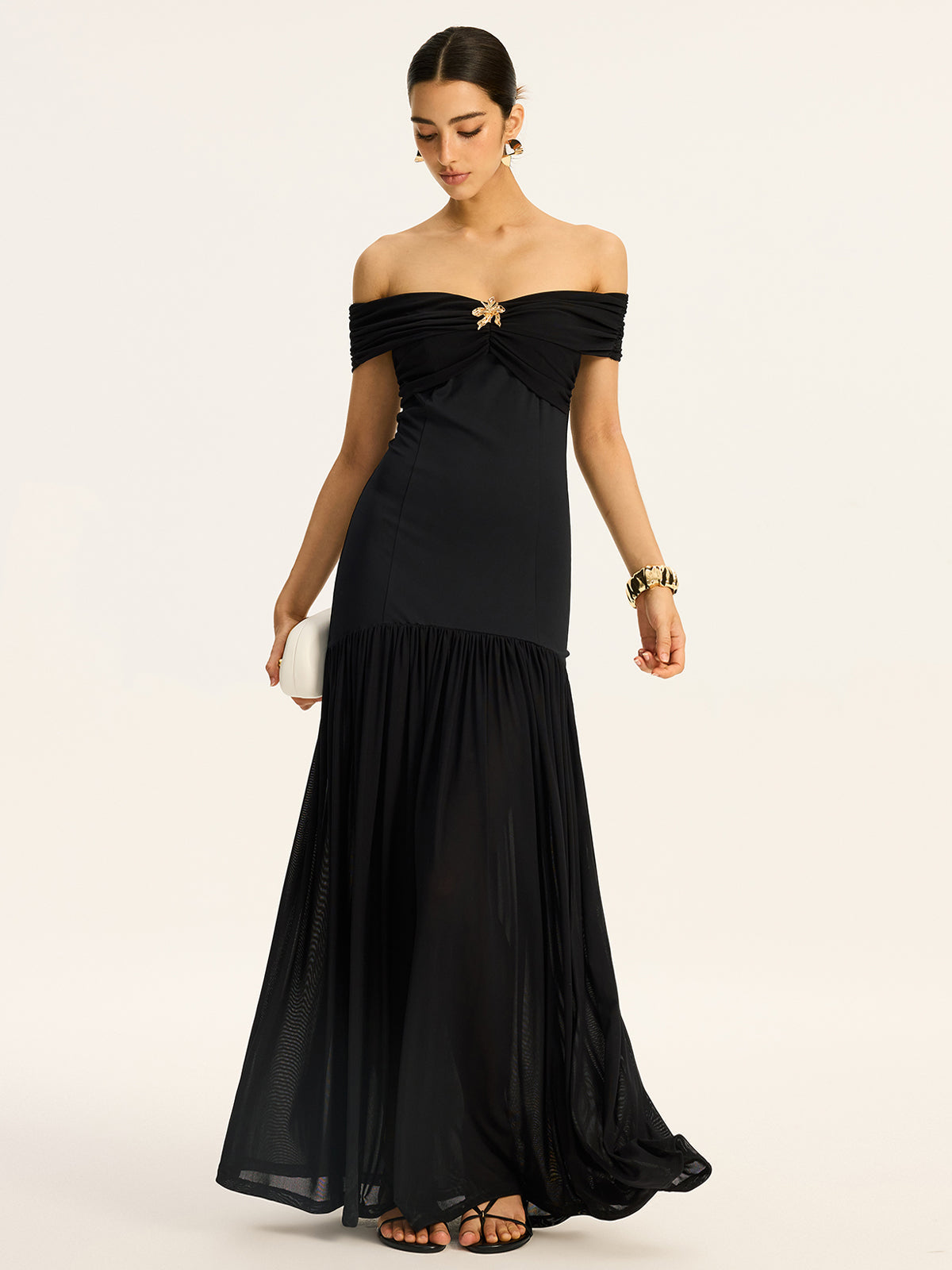 Gracefully Styled Dress for Any Occasion