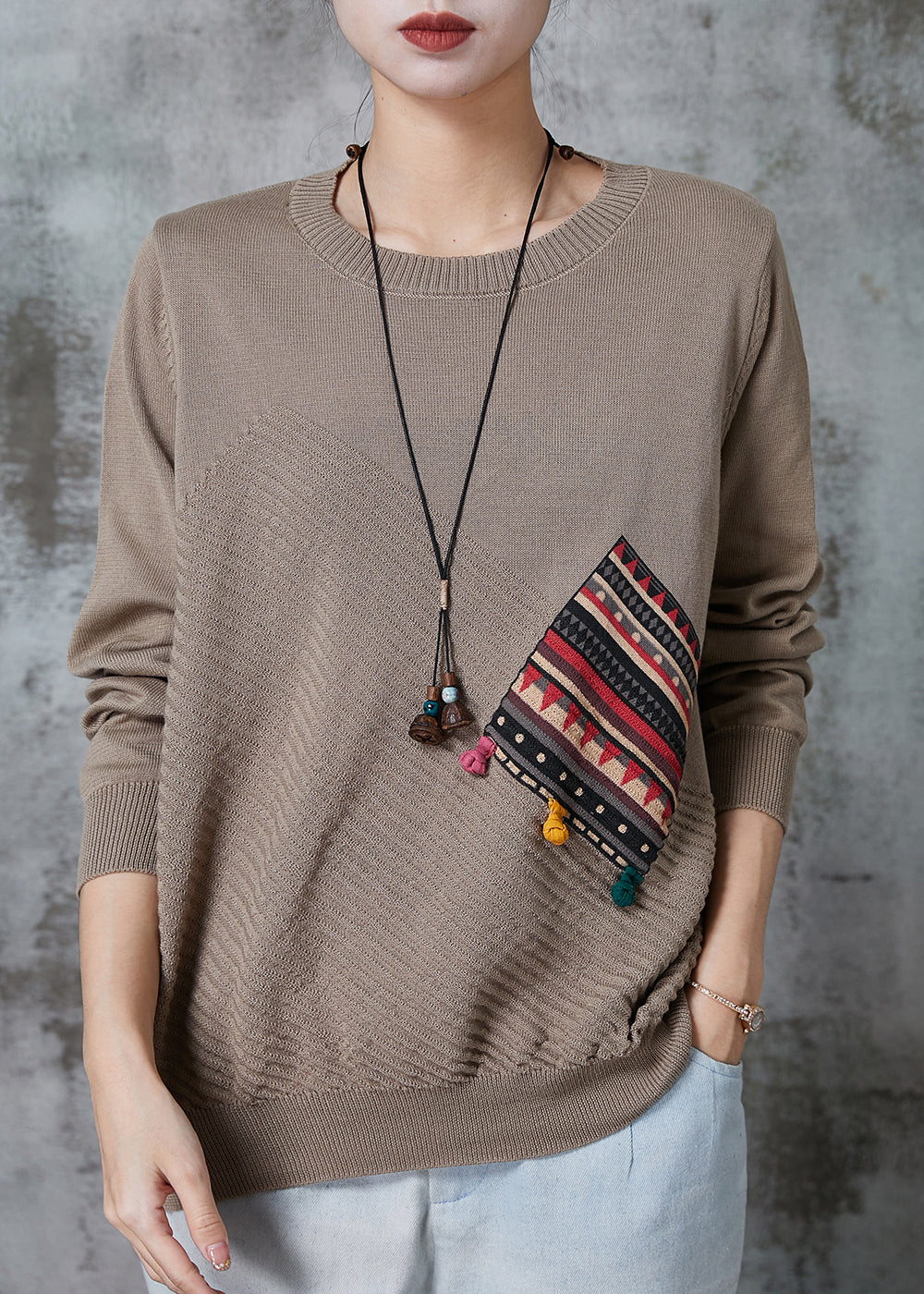Effortlessly Elegant Sweater with a Timeless Design