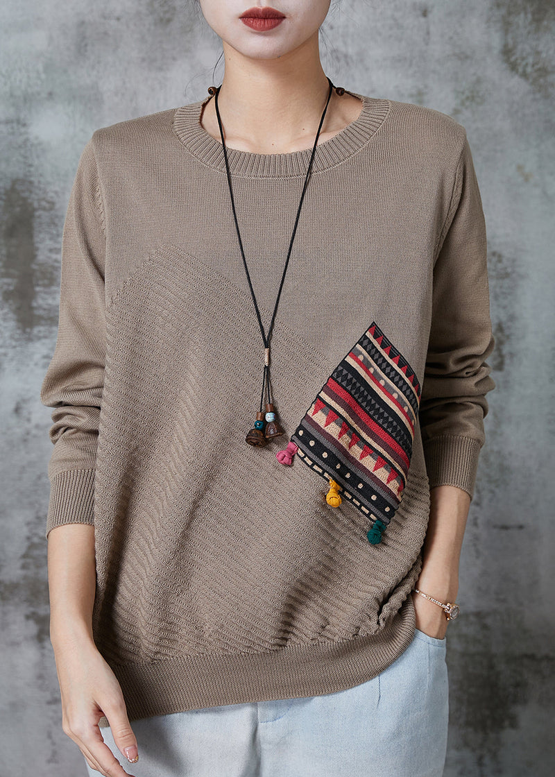 Effortlessly Elegant Sweater with a Timeless Design