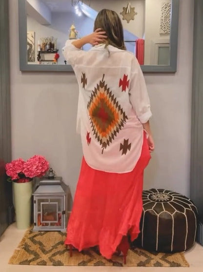 Effortlessly Elegant Top with a Timeless Design