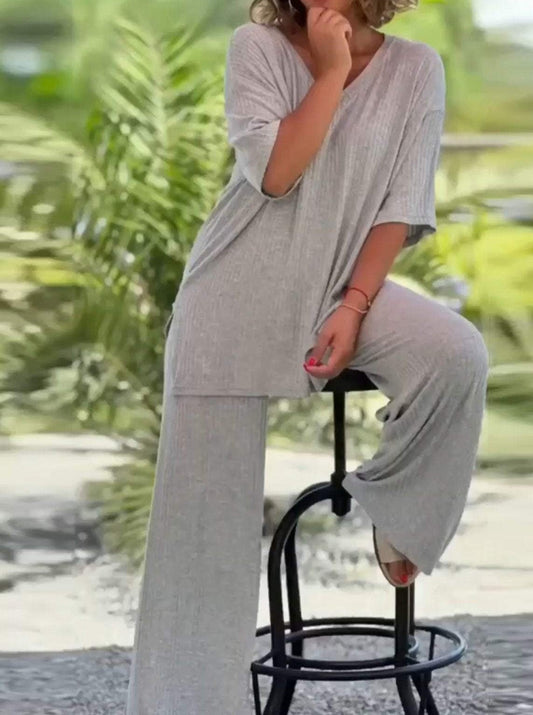 Classic Vintage Trousers with a Flattering Fit