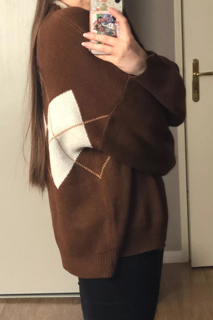 Effortlessly Elegant Sweater with a Timeless Design