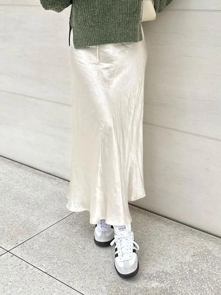 Sophisticated Garment with a Clean Classic Look