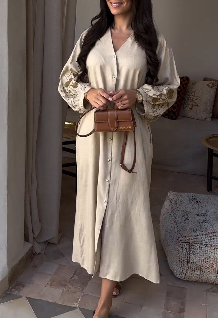 Effortlessly Elegant Dress with a Timeless Design