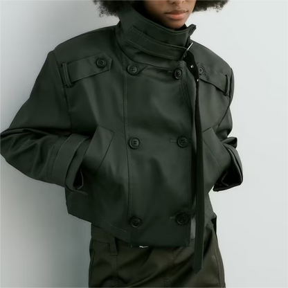 Well Tailored Jacket with a Graceful Silhouette