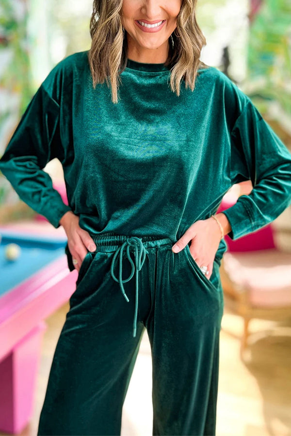 Effortlessly Elegant Pants with a Timeless Design