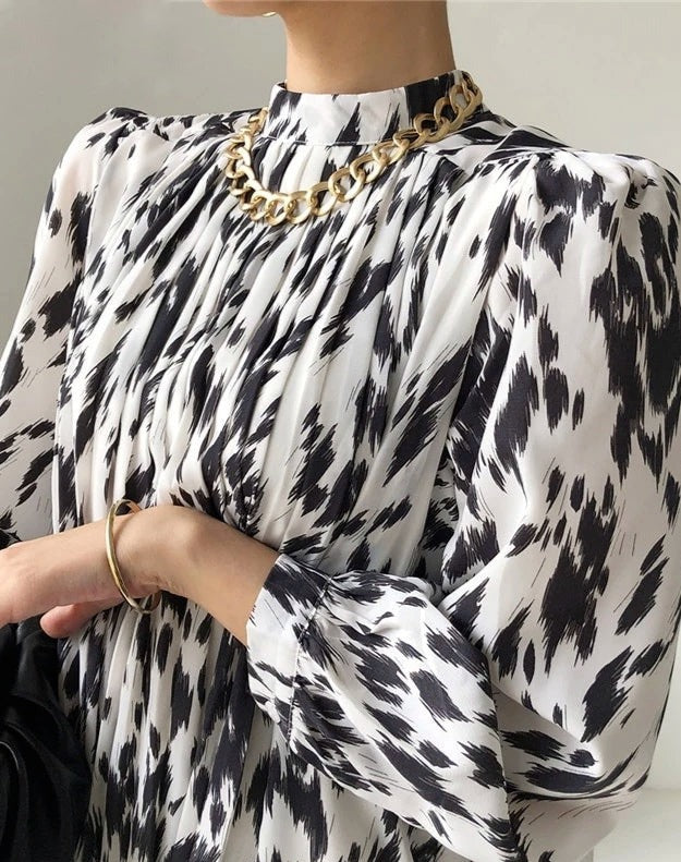 Sophisticated Dress with a Clean Classic Look