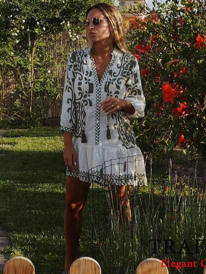 Classic Vintage Dress with a Flattering Fit