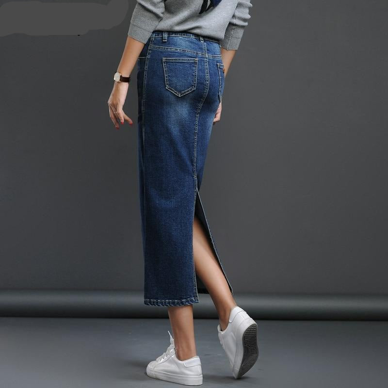 Well Tailored Garment with a Graceful Silhouette