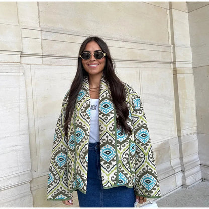 Effortlessly Elegant Jacket with a Timeless Design