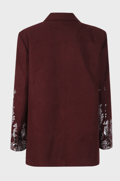 Effortlessly Elegant Garment with a Timeless Design