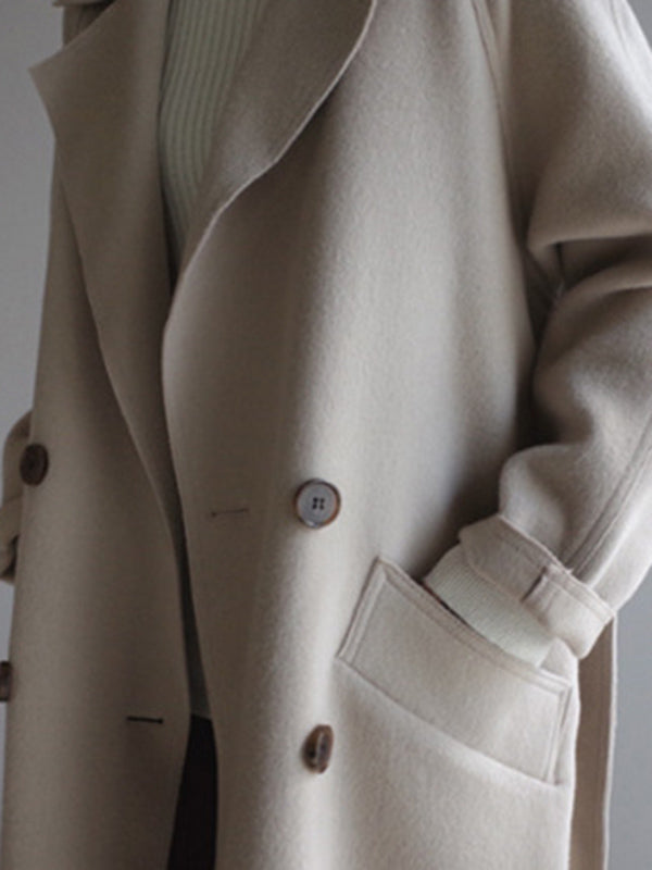 Beautifully Finished Coat in a Timeless Design