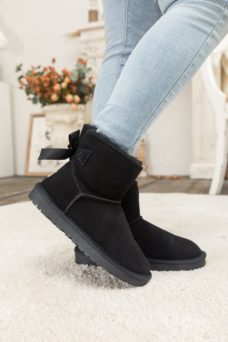 Polished Boots with an Effortless Classic Look