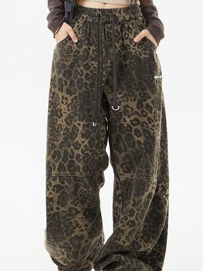 Elegantly Styled Pants for Everyday Wear