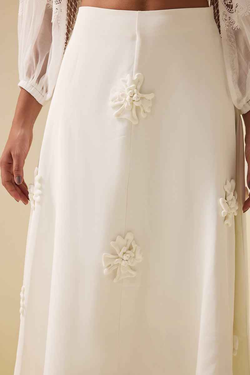 Well Tailored Garment with a Graceful Silhouette